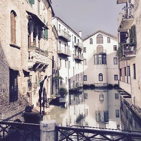 Carraresi